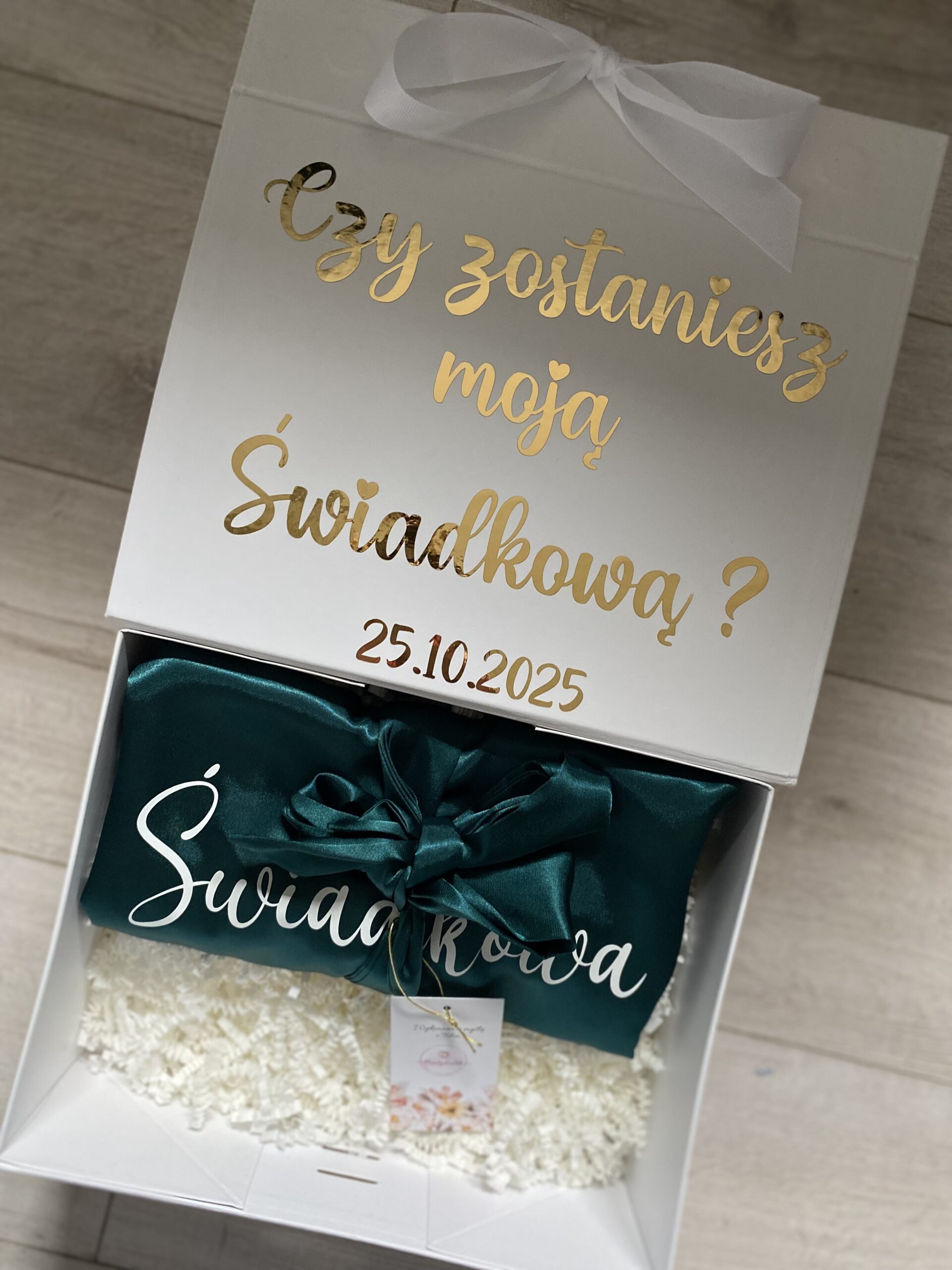 Box nr.18 personalizowane pudełko + personalizowany szlafrok